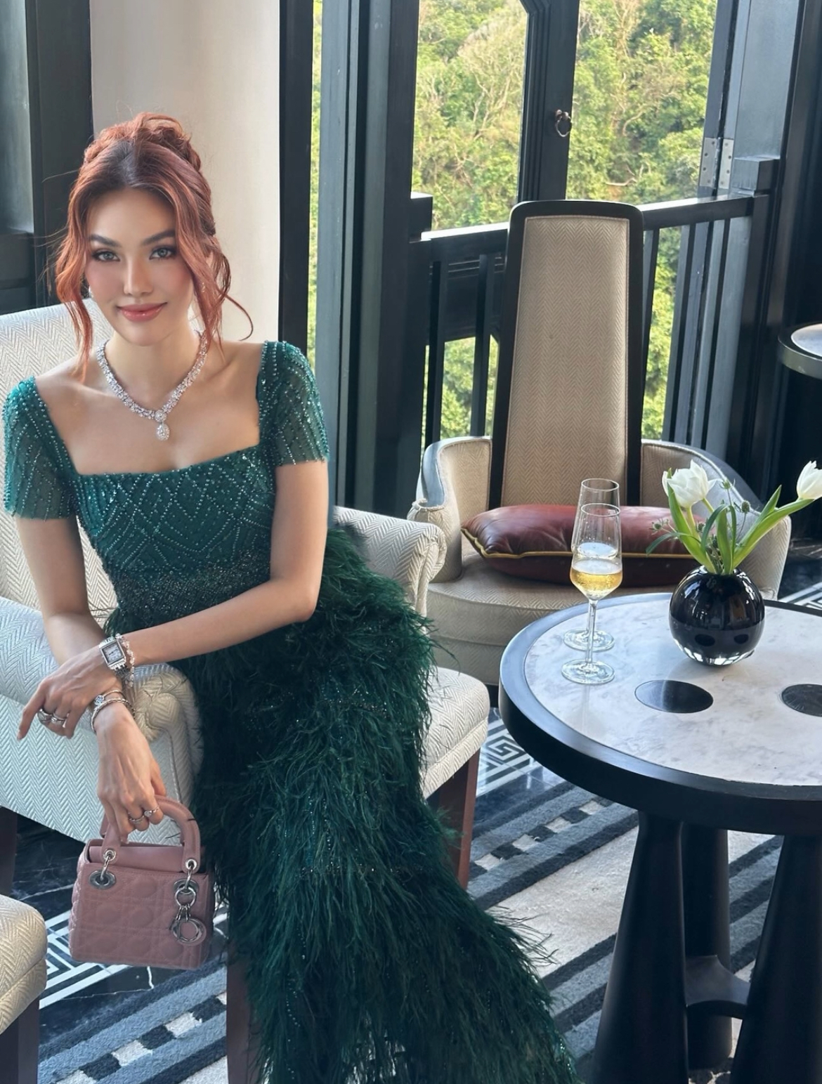 Lễ cưới Tiên Nguyễn tại Đà Nẵng: Cô dâu chú rể khoá môi, Hà Tăng - Linh Rin không tham dự- Ảnh 8.