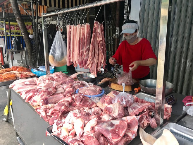 Tiểu thương tiết lộ 6 khung giờ đi chợ mua đồ rẻ mà vẫn tươi ngon- Ảnh 2. Tiểu thương tiết lộ 6 khung giờ đi chợ mua đồ rẻ mà vẫn tươi ngon- Ảnh 2.