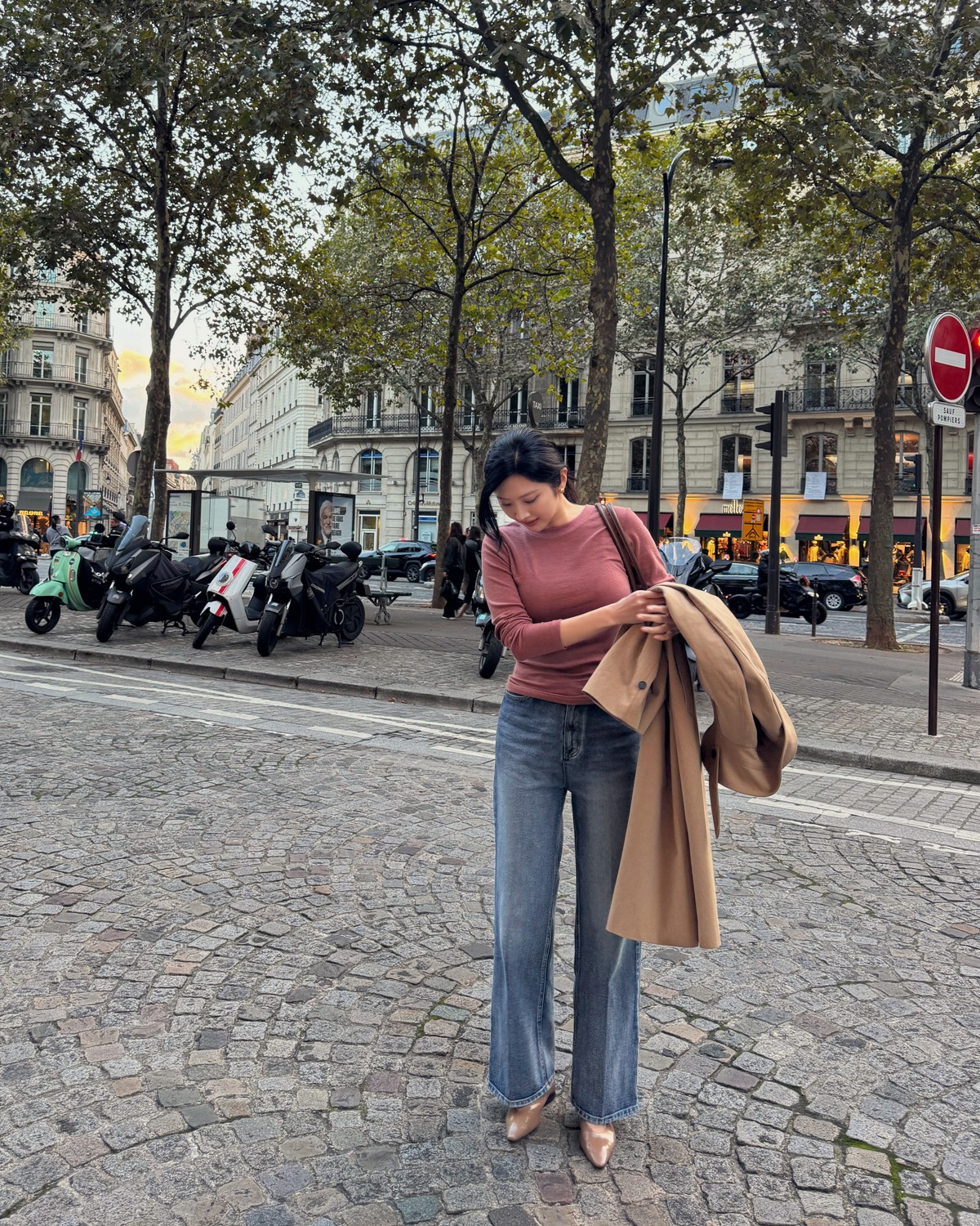 5 Mẫu quần dài đẹp bất hủ cho tủ đồ năm 2025 - Ảnh 5. 5 Mẫu quần dài đẹp bất hủ cho tủ đồ năm 2025 - Ảnh 5.