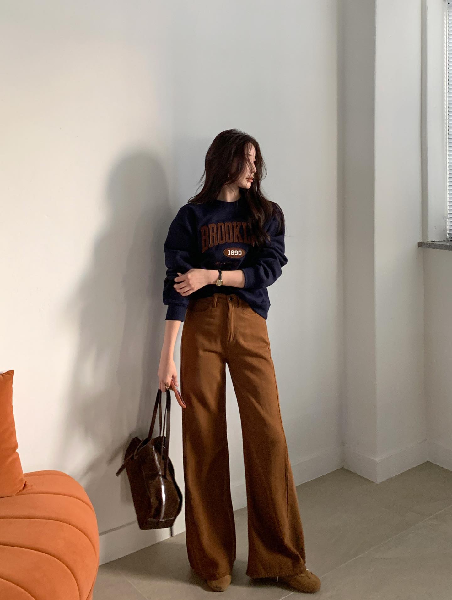 5 Mẫu quần dài đẹp bất hủ cho tủ đồ năm 2025 - Ảnh 8. 5 Mẫu quần dài đẹp bất hủ cho tủ đồ năm 2025 - Ảnh 8.