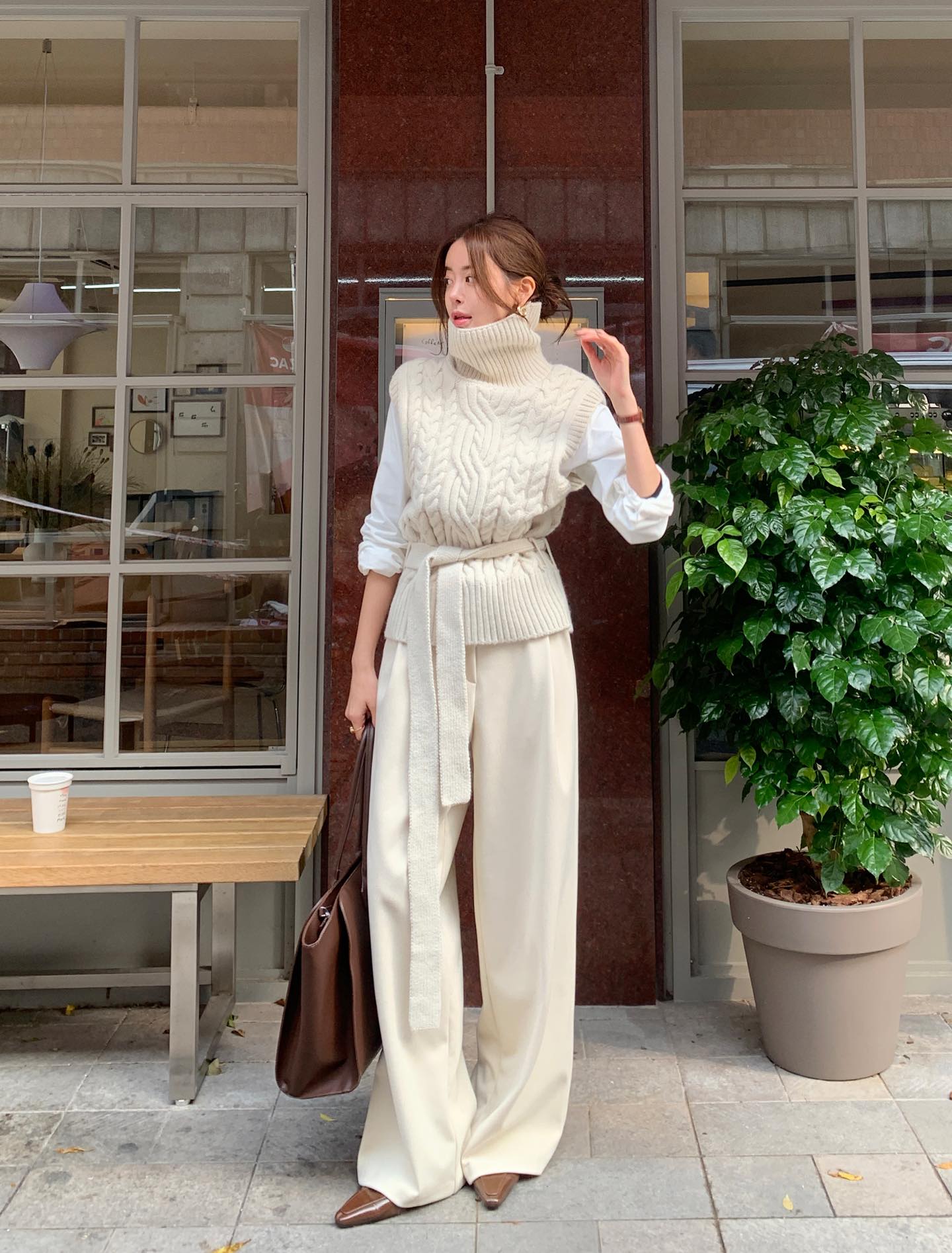 5 Mẫu quần dài đẹp bất hủ cho tủ đồ năm 2025 - Ảnh 12. 5 Mẫu quần dài đẹp bất hủ cho tủ đồ năm 2025 - Ảnh 12.