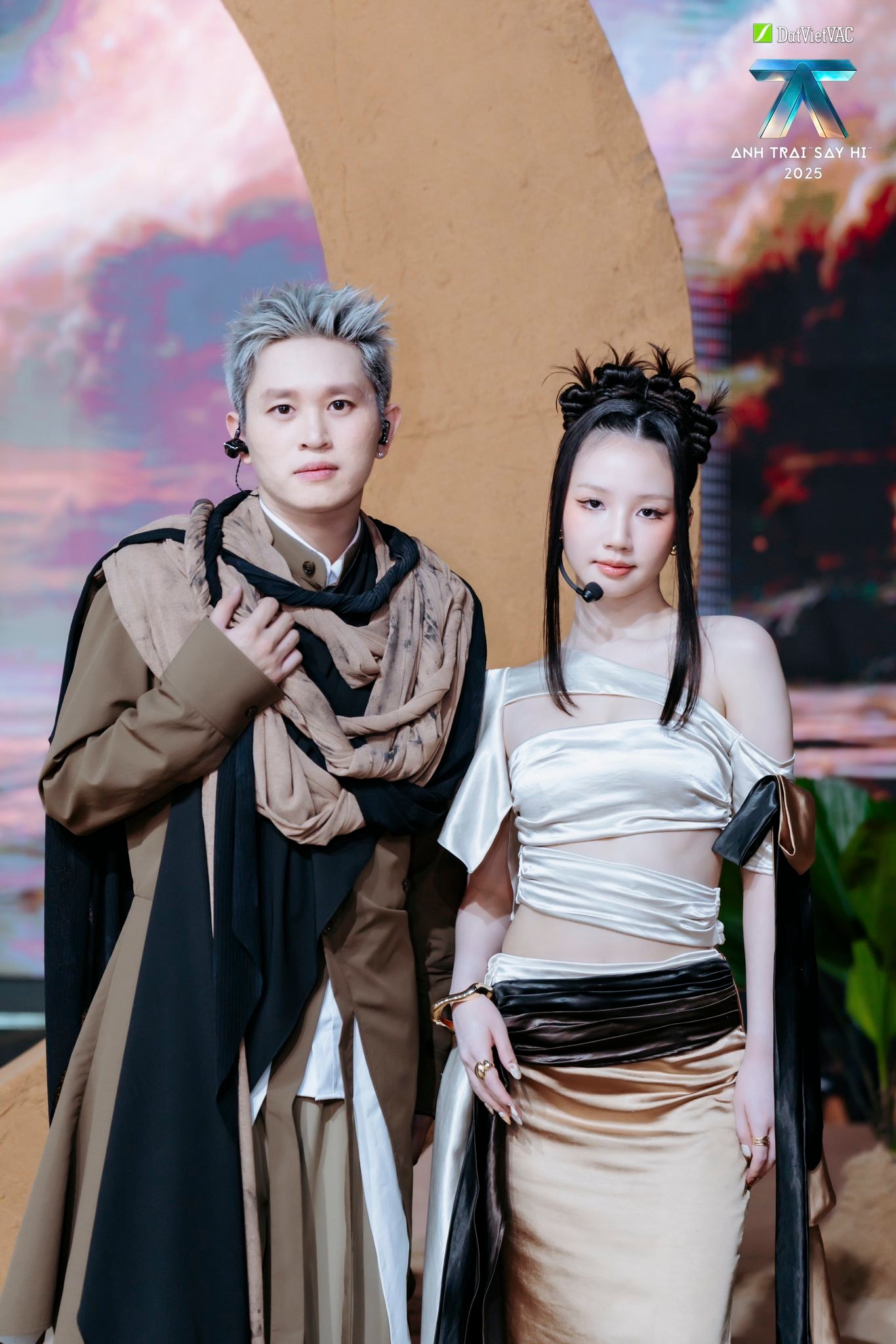 Chuyện gì đang xảy ra với B Ray và AMEE?- Ảnh 2. Chuyện gì đang xảy ra với B Ray và AMEE?- Ảnh 2.