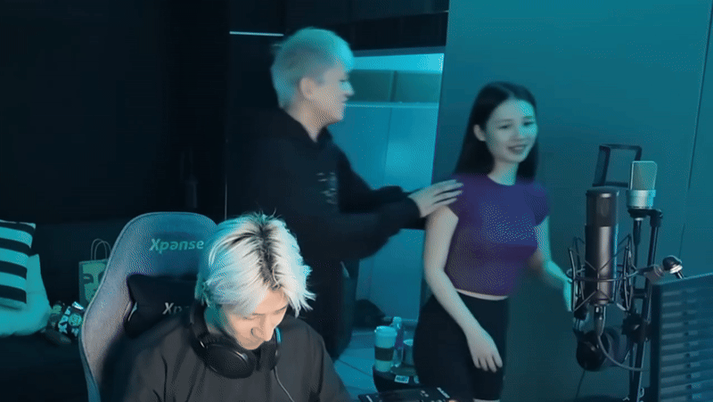 Chuyện gì đang xảy ra với B Ray và AMEE?- Ảnh 1. Chuyện gì đang xảy ra với B Ray và AMEE?- Ảnh 1.