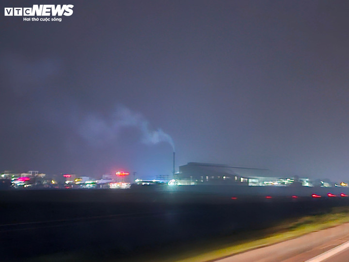 Hà Nội ô nhiễm không khí nghiêm trọng, khói bụi gây ảnh hưởng đến sức khỏe người dân - Ảnh 6.