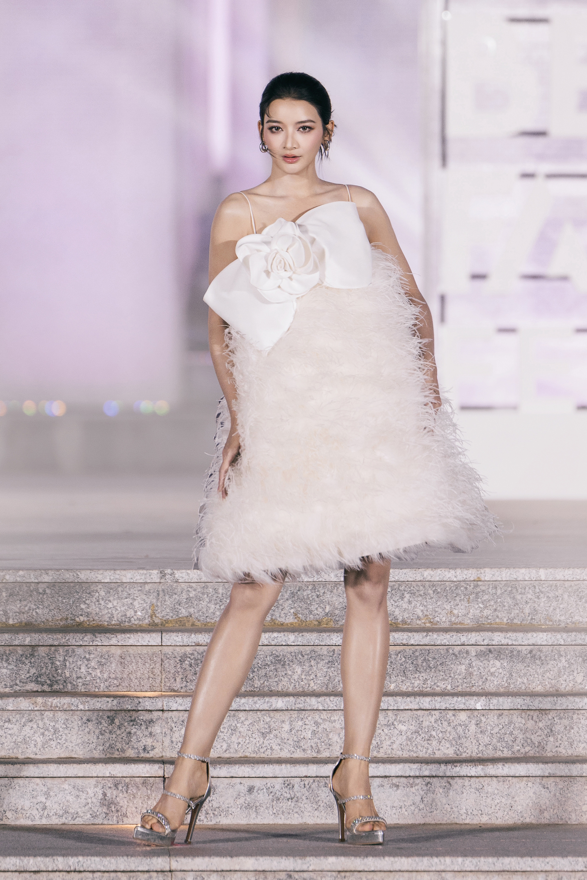 Lê Hoàng Phương tỏa sáng tại VBFF XIII: Hậu trường sự kiện thời trang nổi bật - Ảnh 4. Lê Hoàng Phương tỏa sáng tại VBFF XIII: Hậu trường sự kiện thời trang nổi bật - Ảnh 4.