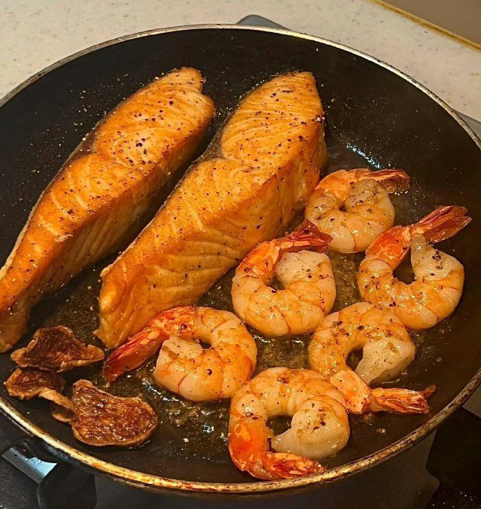 Top 10 thực phẩm l&agrave;m chậm l&atilde;o h&oacute;a da được c&aacute;c b&aacute;c sĩ Nhật khen ngợi: To&agrave;n m&oacute;n &ldquo;kho&aacute;i khẩu&rdquo; của người Việt - Ảnh 5.