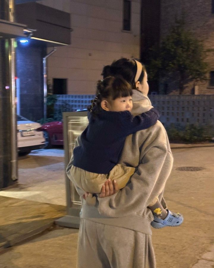 Với trẻ nhỏ, điều chúng mong muốn nhất là sự chú ý của người lớn, kể cả đó là CHÚ Ý TIÊU CỰC- Ảnh 2. Với trẻ nhỏ, điều chúng mong muốn nhất là sự chú ý của người lớn, kể cả đó là CHÚ Ý TIÊU CỰC- Ảnh 2.