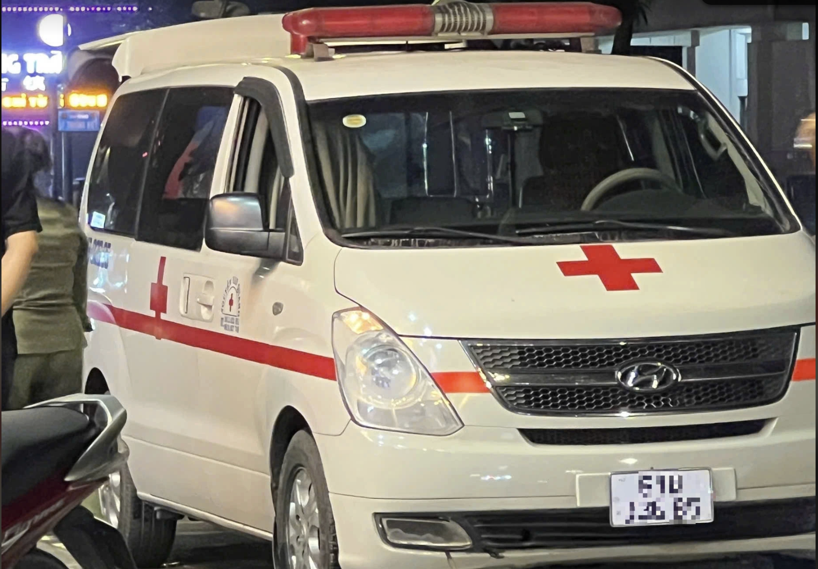 Nam sinh năm 3 tử vong nghi rơi từ tầng cao trong trường đại học TP.HCM - Ảnh 1. Nam sinh năm 3 tử vong nghi rơi từ tầng cao trong trường đại học TP.HCM - Ảnh 1.