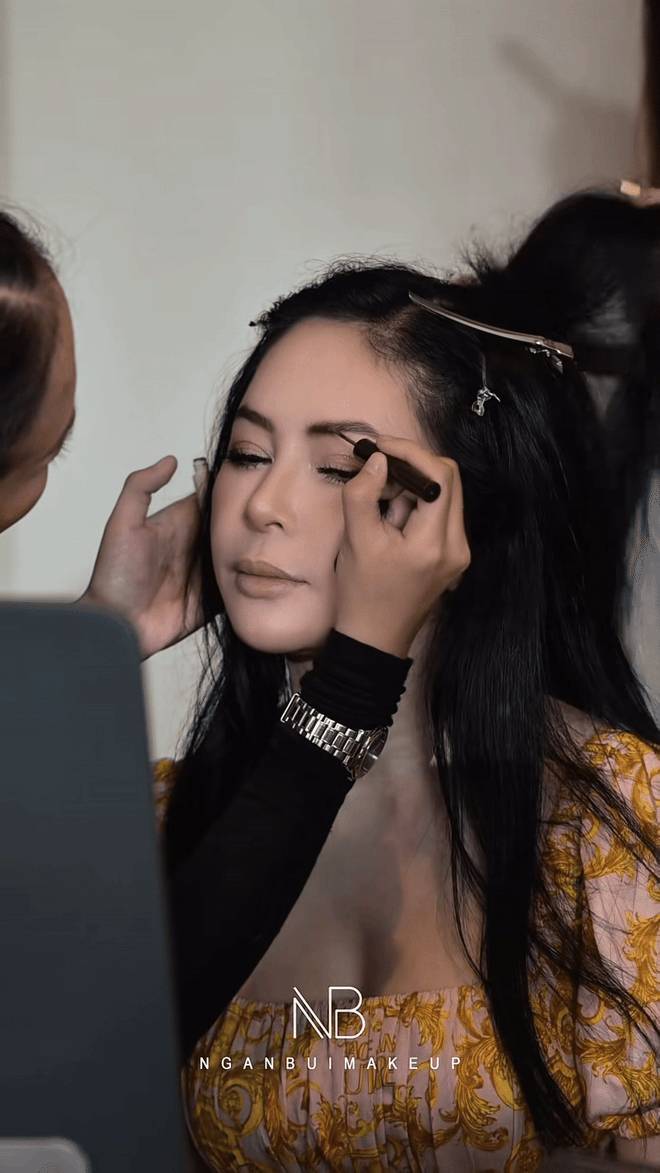 Cam thường zoom cận của phu nh&acirc;n tỷ ph&uacute; Thuỷ Ti&ecirc;n: Gọi mẹ vợ trẻ đẹp nhất Việt Nam qu&aacute; xứng đ&aacute;ng!- Ảnh 1.