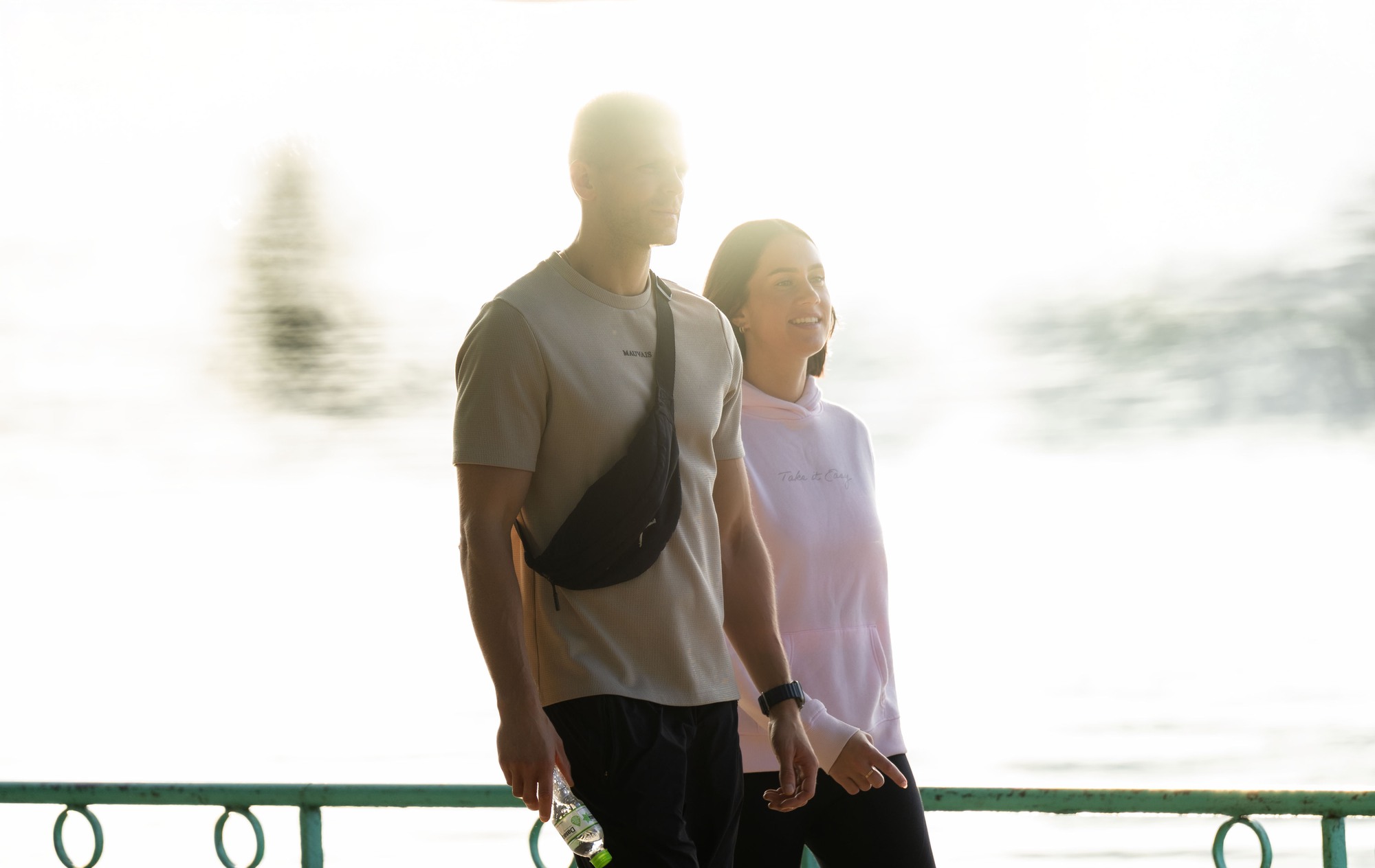 Toàn cảnh Hà Nội hôm nay thật lạ: Bầu trời trong vắt, chất lượng không khí “lọt top” tốt trên thế giới- Ảnh 8. Toàn cảnh Hà Nội hôm nay thật lạ: Bầu trời trong vắt, chất lượng không khí “lọt top” tốt trên thế giới- Ảnh 8.