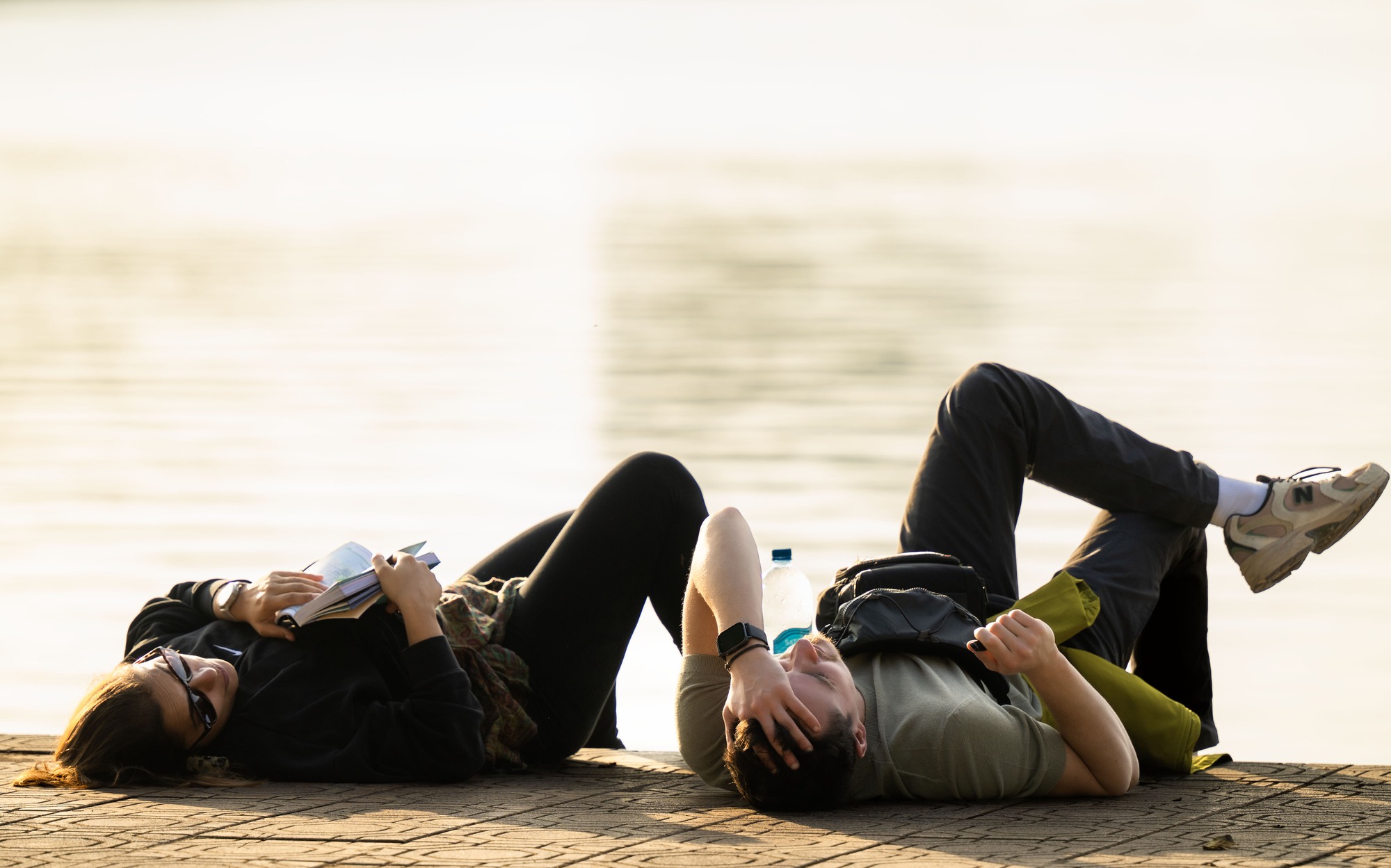 Toàn cảnh Hà Nội hôm nay thật lạ: Bầu trời trong vắt, chất lượng không khí “lọt top” tốt trên thế giới- Ảnh 4. Toàn cảnh Hà Nội hôm nay thật lạ: Bầu trời trong vắt, chất lượng không khí “lọt top” tốt trên thế giới- Ảnh 4.