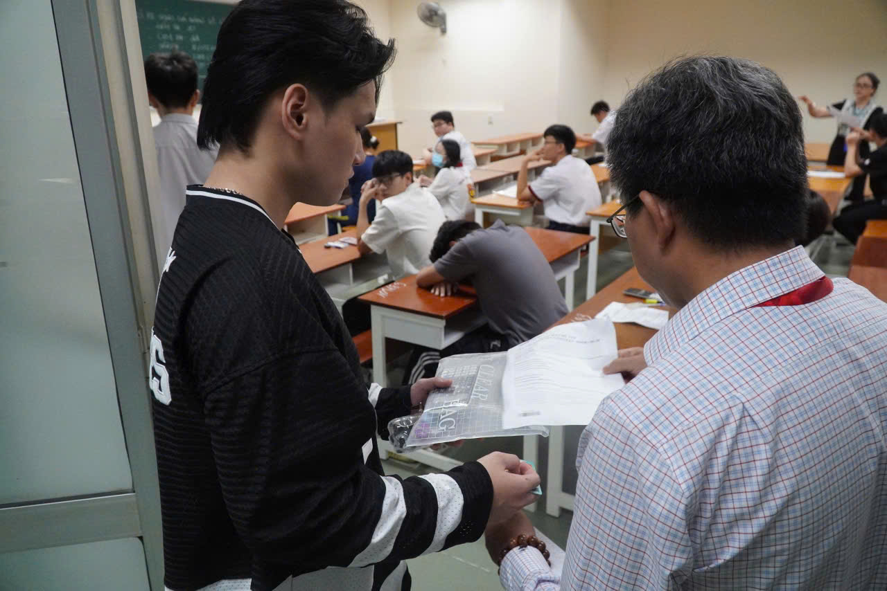 Xét tuyển vào ĐHQG TP HCM, không bắt buộc thi đánh giá năng lực - Ảnh 1.