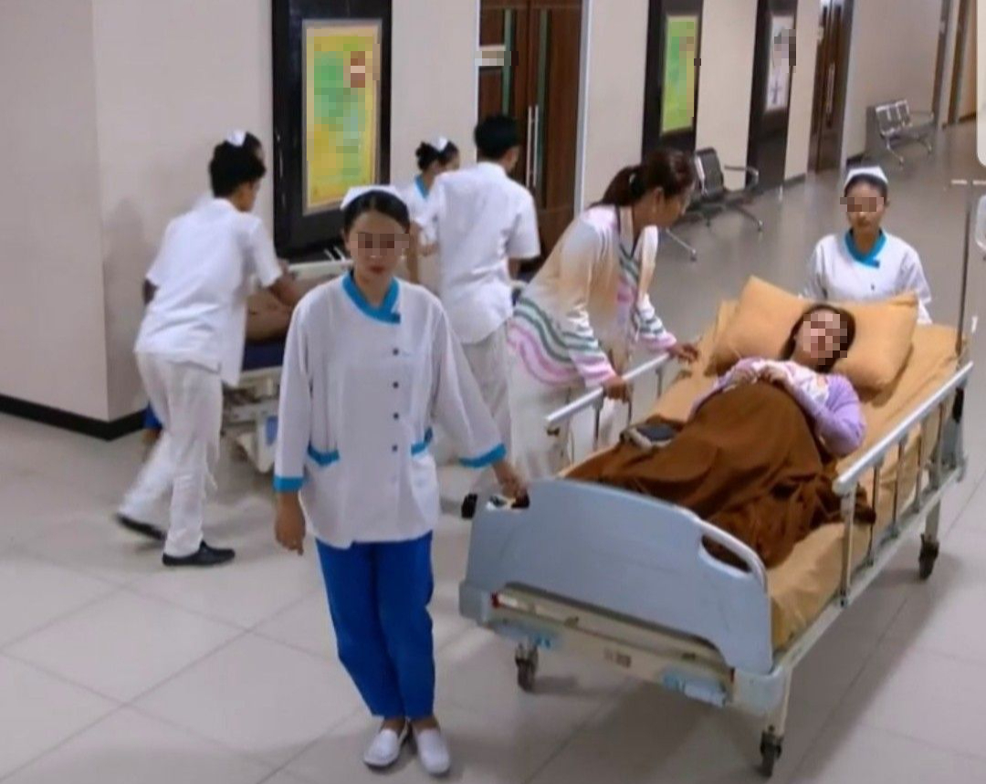 Nữ sinh 15 tuổi đã qua đời vì ung thư đại trực tràng, bác sĩ thở dài: “Ăn uống thế này mình đồng da sắt cũng đổ bệnh!” - Ảnh 1.