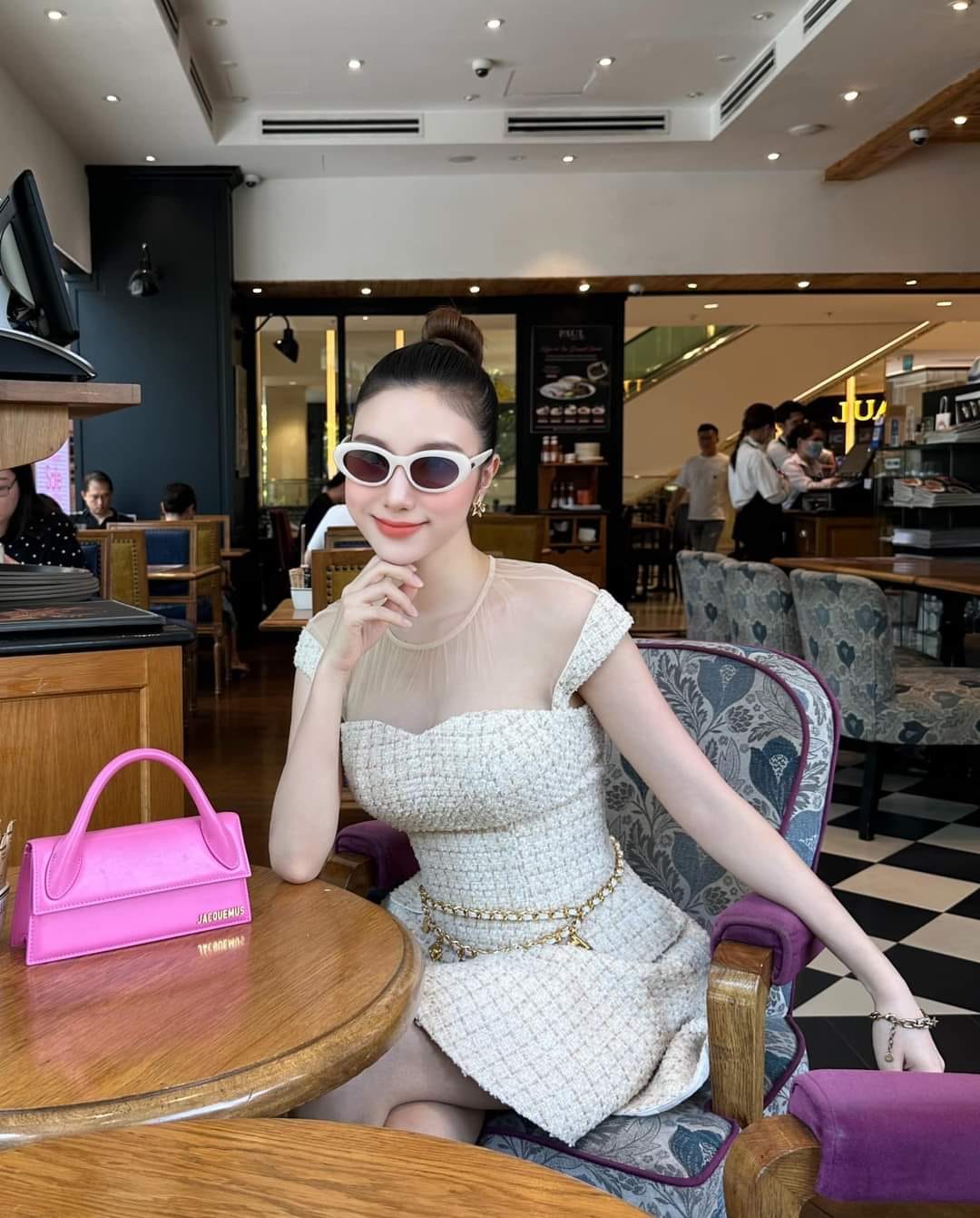 Phú bà Vbiz là bạn thân Huyền Baby: “Cưới rồi trách nhiệm đủ thứ, không còn màu hồng! Phú bà Vbiz là bạn thân Huyền Baby: “Cưới rồi trách nhiệm đủ thứ, không còn màu hồng!