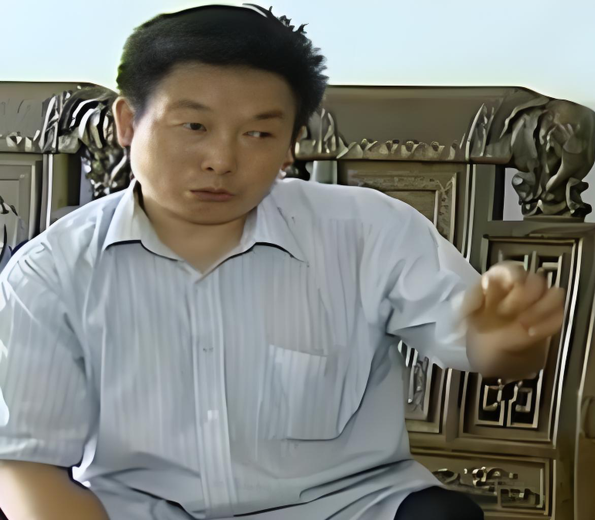 Nữ sinh thi đỗ ĐH danh tiếng rồi l&eacute;n nhận cha ruột l&agrave; đại gia, biết sự thật, cha nu&ocirc;i bật kh&oacute;c: 