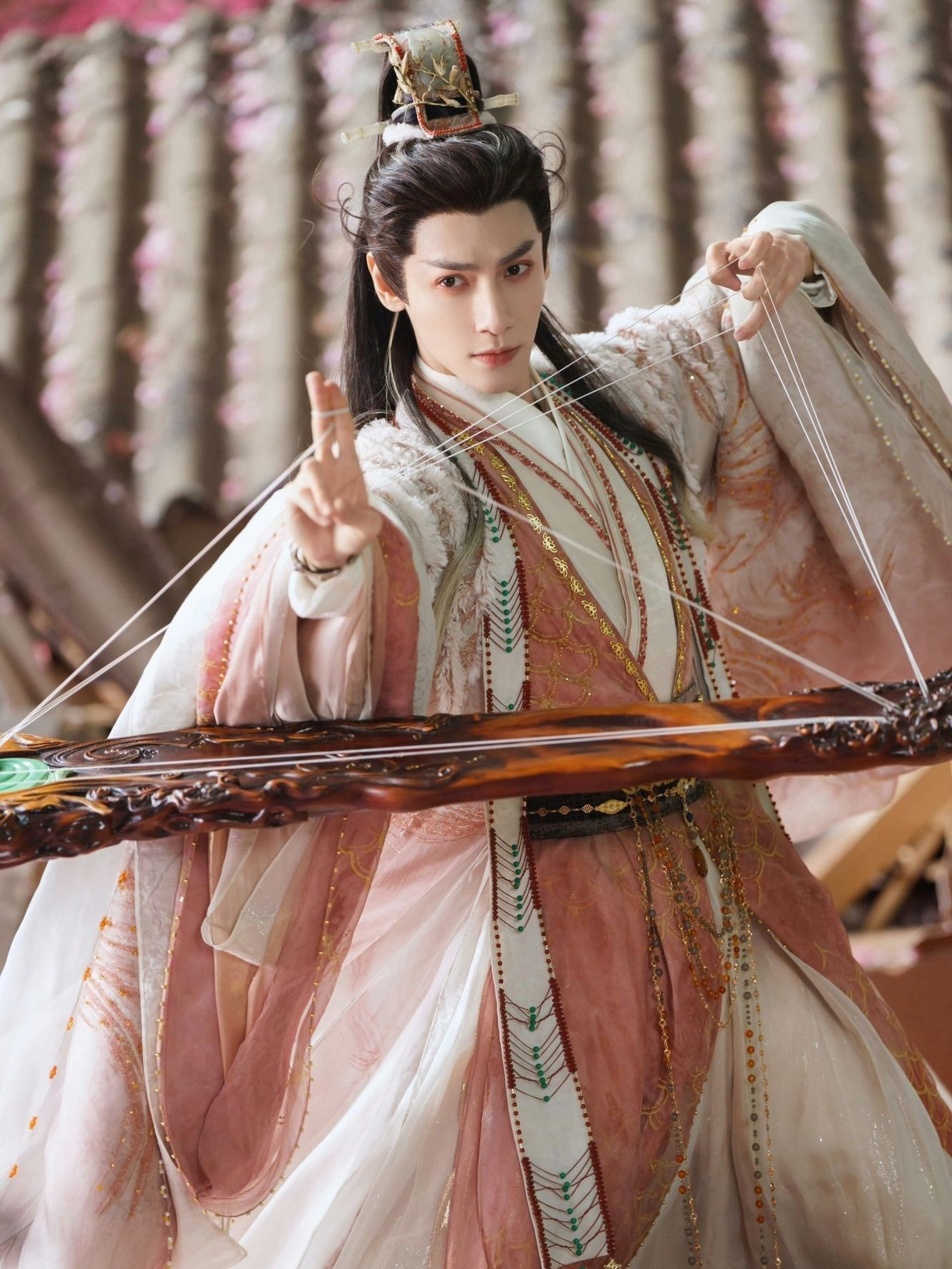 La V&acirc;n Hi v&agrave; những diễn vi&ecirc;n bết b&aacute;t năm 2025: Từ &aacute;nh h&agrave;o quang đến thất bại - Ảnh 4.