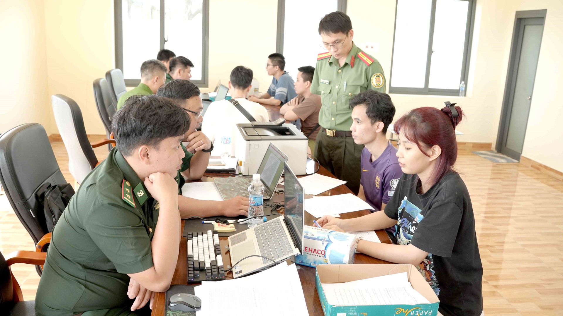 Hàng chục người chạy trốn khỏi địa ngục việc nhẹ lương cao tại Campuchia - Ảnh 2. Hàng chục người chạy trốn khỏi địa ngục việc nhẹ lương cao tại Campuchia - Ảnh 2.