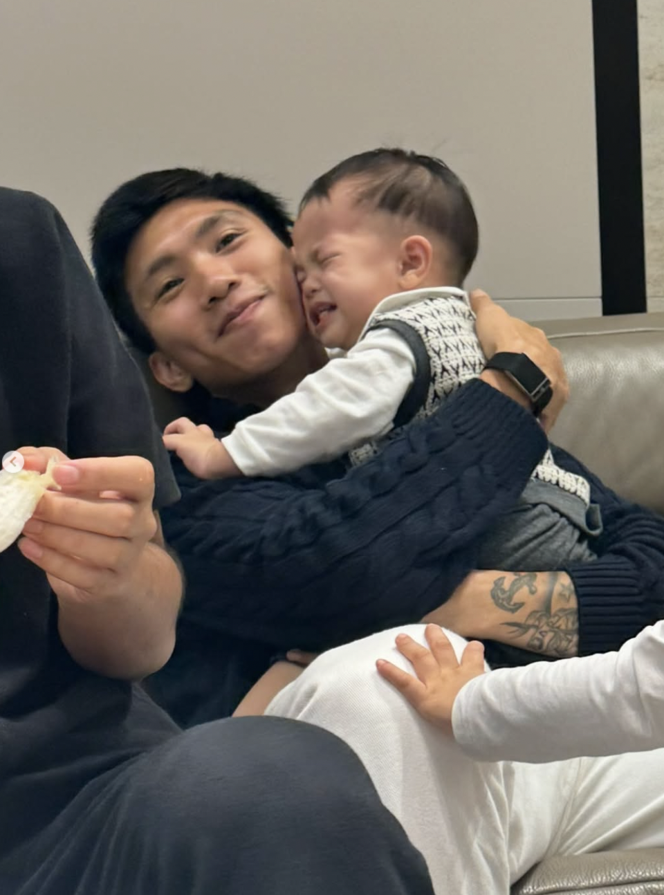 Văn Hậu mời hội cầu thủ bạn thân đến biệt thự mấy chục tỷ mới tậu, mừng sinh nhật vợ đẹp Doãn Hải My- Ảnh 4. Văn Hậu mời hội cầu thủ bạn thân đến biệt thự mấy chục tỷ mới tậu, mừng sinh nhật vợ đẹp Doãn Hải My- Ảnh 4.