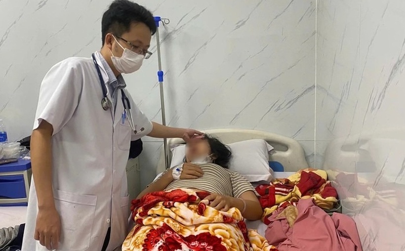 tin-tuc-doi-song-15-12-them-nhieu-nan-nhan-nhap-vien-vu-ngo-doc-banh-mi-o-quang-ngai3-22251490-17657665598451496452707-1765770708107-1765770708372962576661.jpg
