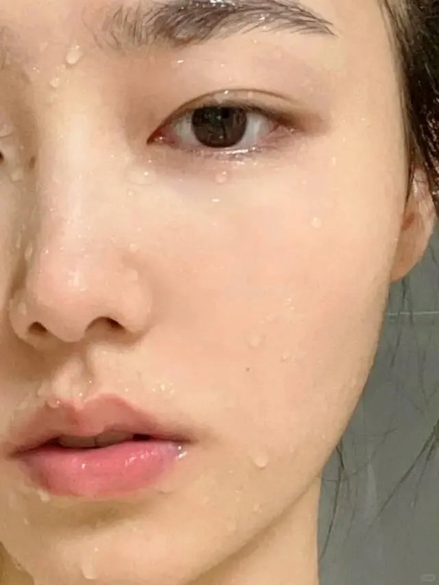 D&ugrave;ng th&ecirc;m m&oacute;n đồ b&igrave;nh d&acirc;n n&agrave;y, l&agrave;n da của bạn sẽ ngậm nước như đi spa về - Ảnh 3.