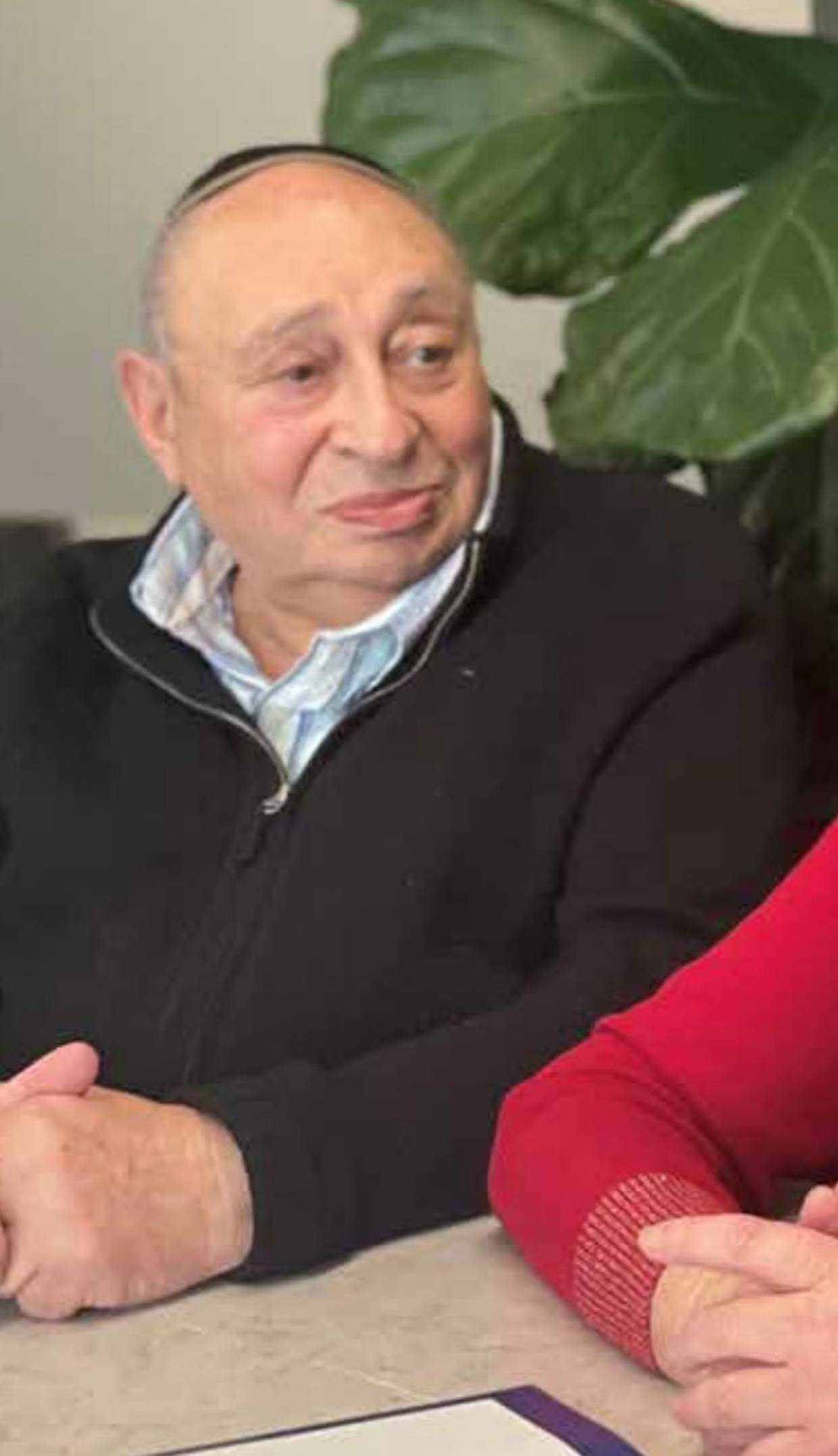 Vụ xả s&uacute;ng đẫm m&aacute;u nhất Australia: Người đ&agrave;n &ocirc;ng hy sinh bảo vệ vợ tại Bondi - Ảnh 1.