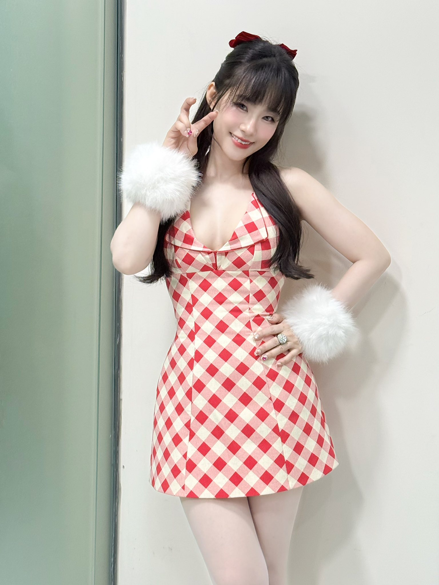 Lương B&iacute;ch Hữu lộ ảnh mới tốt nghiệp đại học ở tuổi 41, CĐM thốt l&ecirc;n trẻ hơn cả sinh vi&ecirc;n: B&iacute; quyết 