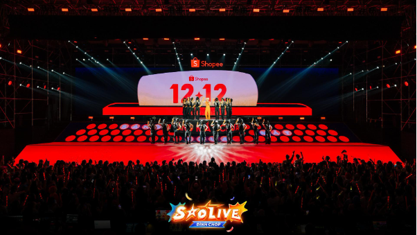 Trúc Nhân, Trung Quân và dàn sao khuấy đảo đại tiệc sinh nhật 10 năm Shopee Sao Live Đỉnh Chóp 12.12 bùng nổ - Ảnh 5. Trúc Nhân, Trung Quân và dàn sao khuấy đảo đại tiệc sinh nhật 10 năm Shopee Sao Live Đỉnh Chóp 12.12 bùng nổ - Ảnh 5.