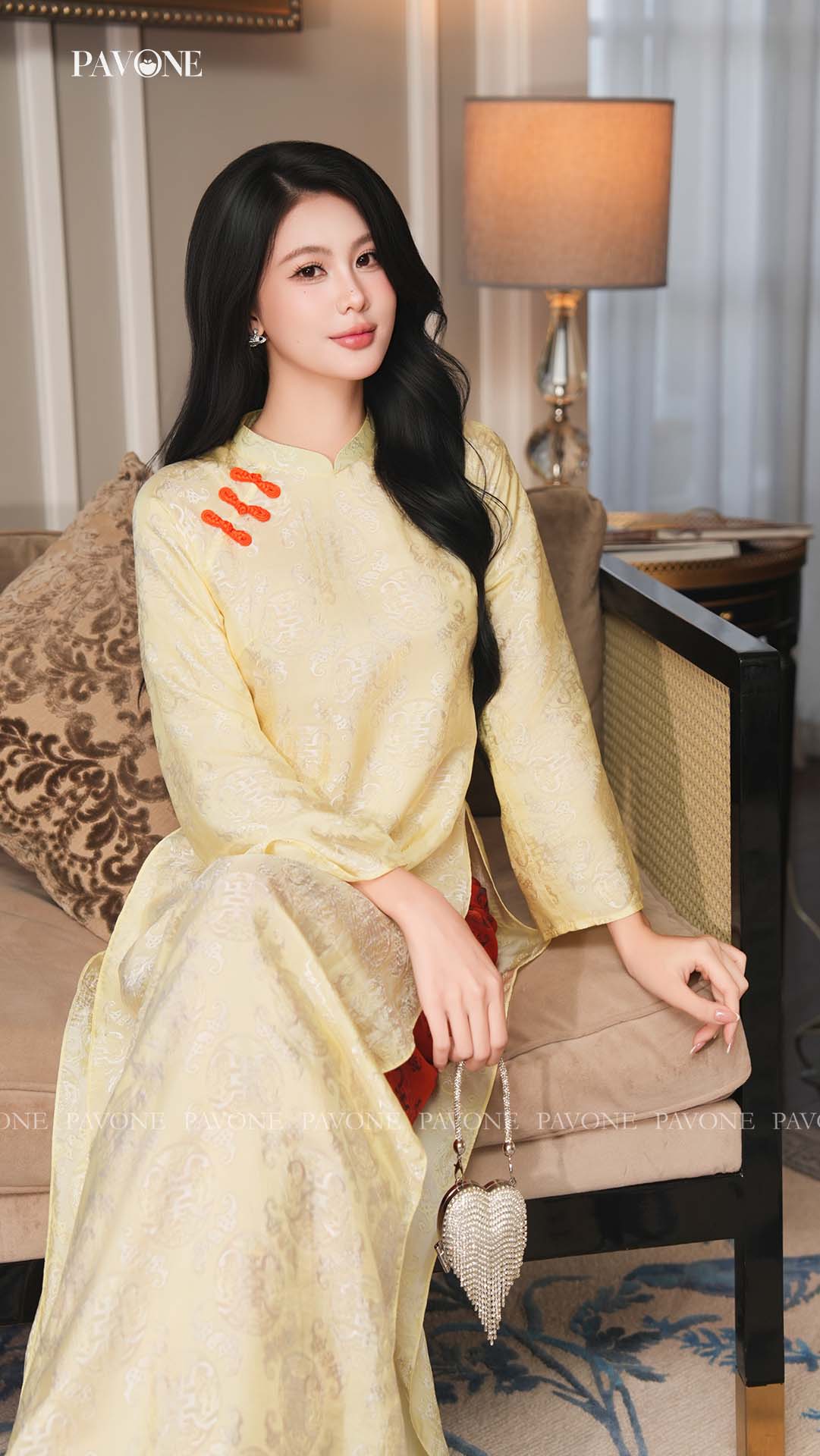 H&agrave; Tăng lại tạo trend &aacute;o d&agrave;i Tết: Local brand đồng loạt ra mắt c&aacute;c thiết kế, t&ocirc;n trọn kh&iacute; chất phụ nữ tuổi 35+- Ảnh 13.