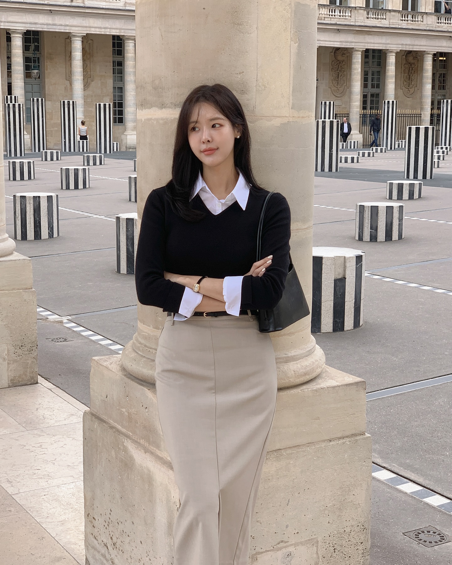 Chân váy sáng màu kết hợp 5 mẫu áo thời thượng không thể bỏ qua - Ảnh 7. Chân váy sáng màu kết hợp 5 mẫu áo thời thượng không thể bỏ qua - Ảnh 7.