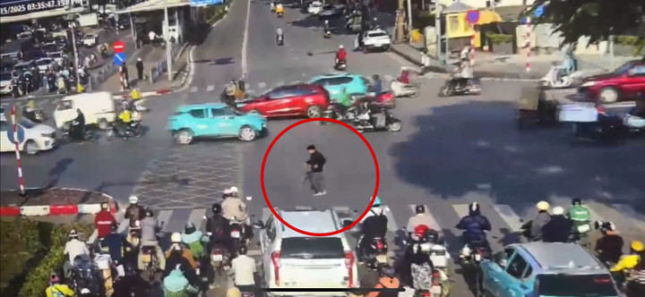 Camera AI truy vết t&igrave;m cụ &ocirc;ng đi lạc ở H&agrave; Nội- Ảnh 1.