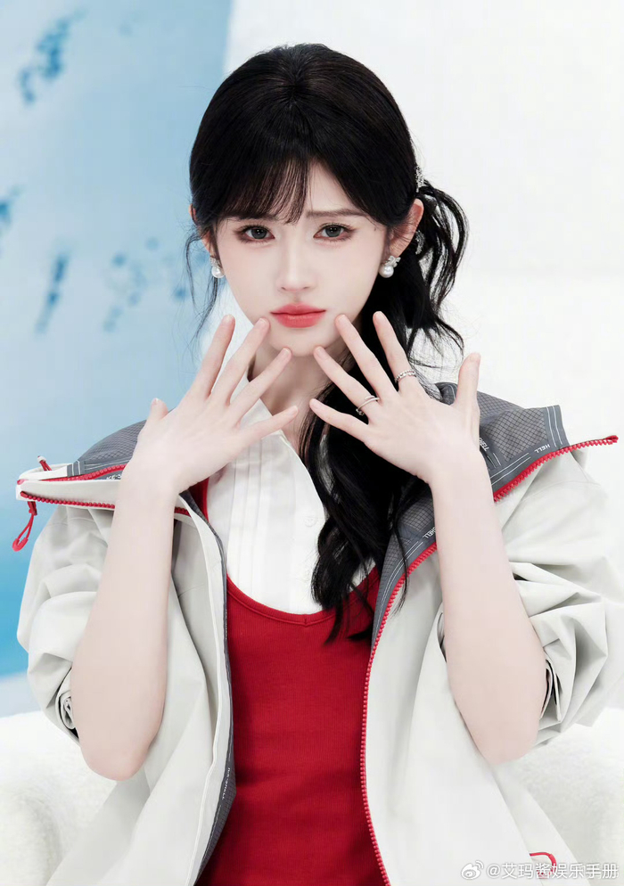 &ldquo;Mỹ nữ 4000 năm c&oacute; một&rdquo; khổ trăm bề v&igrave; c&ocirc;ng ty quản l&yacute;- Ảnh 2.