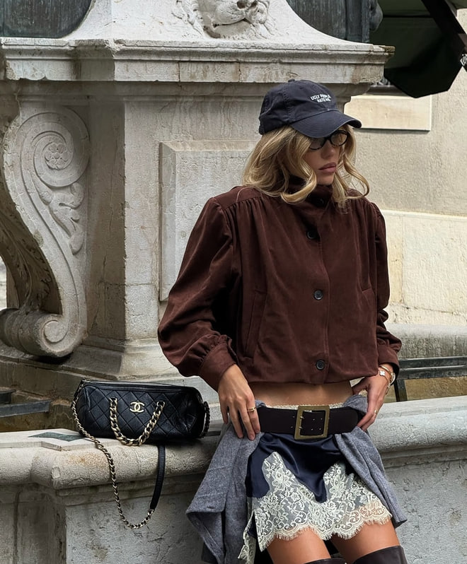 Lily Collins giúp Rosé không còn đơn độc, hóa ra dân châu Âu cũng ngứa mắt với trend đồ ngủ- Ảnh 15. Lily Collins giúp Rosé không còn đơn độc, hóa ra dân châu Âu cũng ngứa mắt với trend đồ ngủ- Ảnh 15.