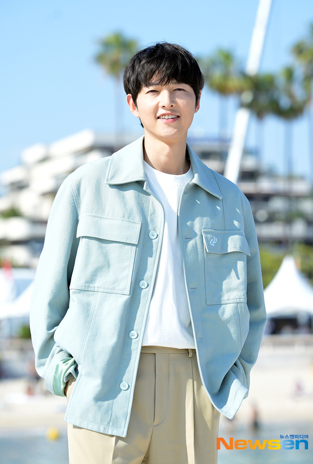songjoongkihacktuoicannes15-16848360966238606789-1686971492520364473980-17659134079931515576851-1765950973446-17659509738391653560103.jpg