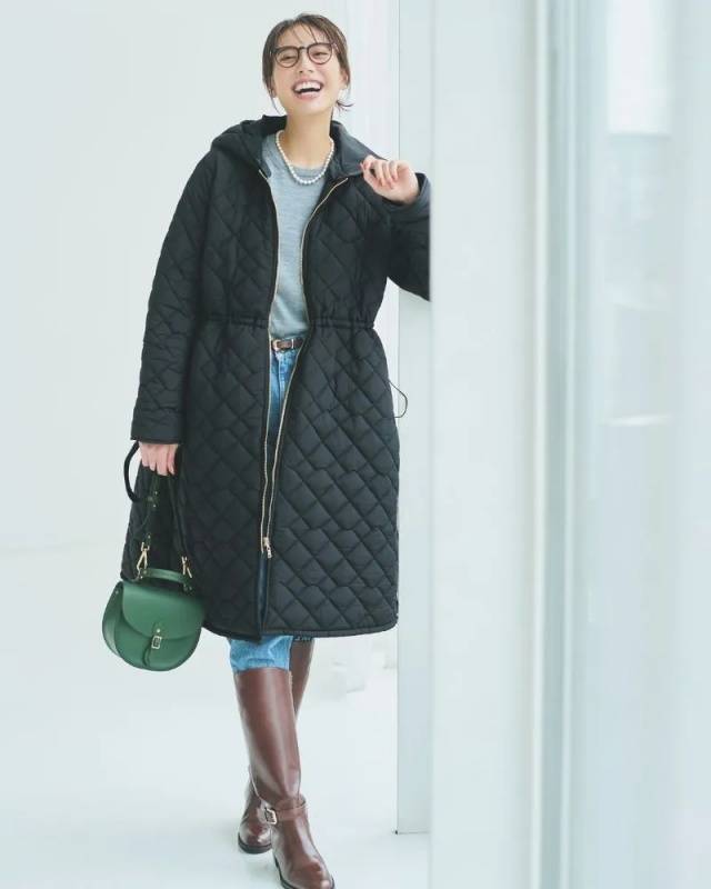 Hóa ra level sang chảnh gấp 10 lần của áo khoác đen không nằm ở giá tiền, mà giấu kín trong 2 từ khóa này!- Ảnh 5.