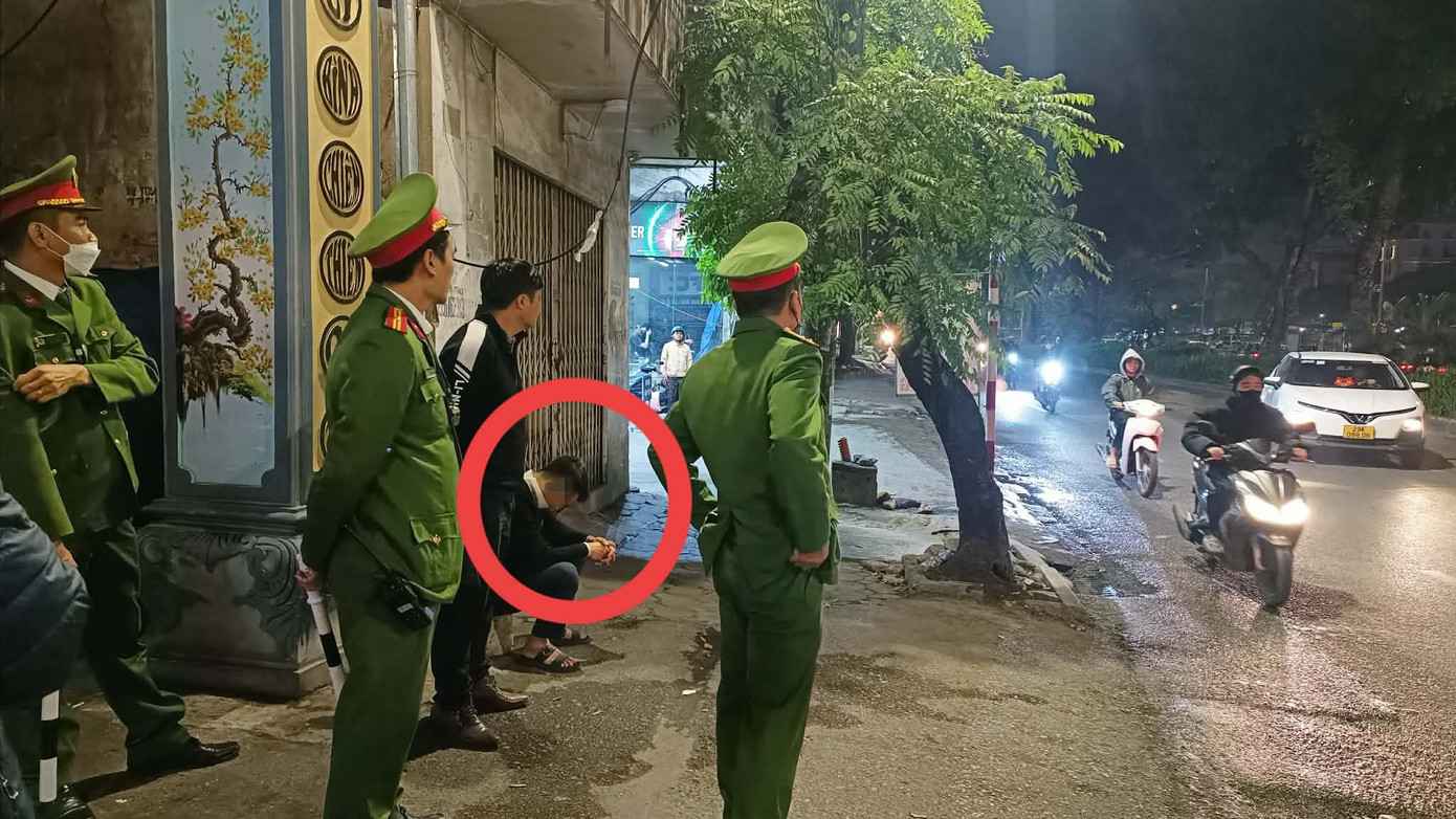 H&agrave; Nội: &Ocirc; t&ocirc; con biến dạng sau va chạm li&ecirc;n ho&agrave;n tr&ecirc;n đường L&aacute;ng - Ảnh 6.