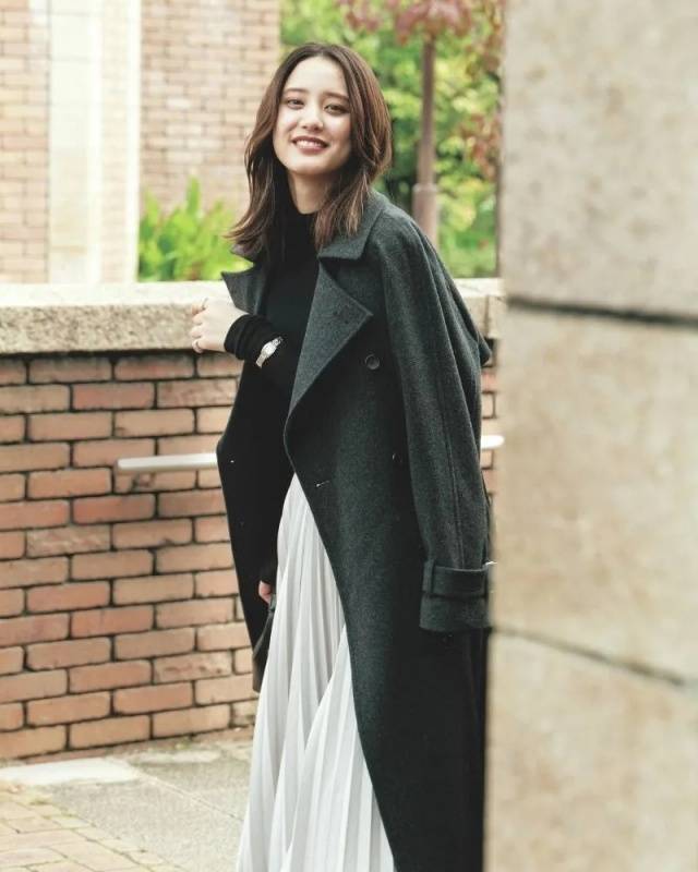 Hóa ra level sang chảnh gấp 10 lần của áo khoác đen không nằm ở giá tiền, mà giấu kín trong 2 từ khóa này!- Ảnh 12.