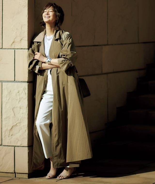 Đ&ocirc;ng n&agrave;y diện &aacute;o kho&aacute;c d&agrave;i v&agrave; quần: Phong c&aacute;ch đẳng cấp cho người phụ nữ th&agrave;nh đạt - Ảnh 4.