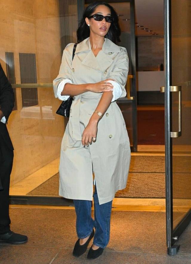 Đ&ocirc;ng n&agrave;y diện &aacute;o kho&aacute;c d&agrave;i v&agrave; quần: Phong c&aacute;ch đẳng cấp cho người phụ nữ th&agrave;nh đạt - Ảnh 11.