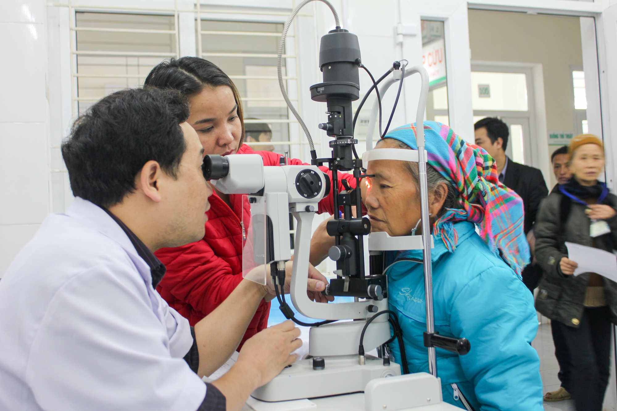 Hành trình Mắt Sáng Cộng Đồng: Giúp triệu đôi mắt người Việt sáng khỏe - Ảnh 2. Hành trình Mắt Sáng Cộng Đồng: Giúp triệu đôi mắt người Việt sáng khỏe - Ảnh 2.