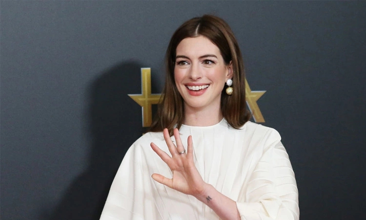 anne-hathaway-8244-1610609640-1766145776924-17661457790131583940517.jpg