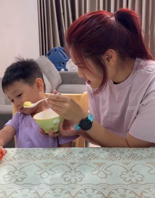 Bức ảnh bất lực đến bu&ocirc;ng xu&ocirc;i của người mẹ c&oacute; con biếng ăn: H&atilde;y ngưng ph&aacute;n x&eacute;t c&aacute;ch l&agrave;m mẹ của họ bằng những lời khuy&ecirc;n s&aacute;o rỗng- Ảnh 4.