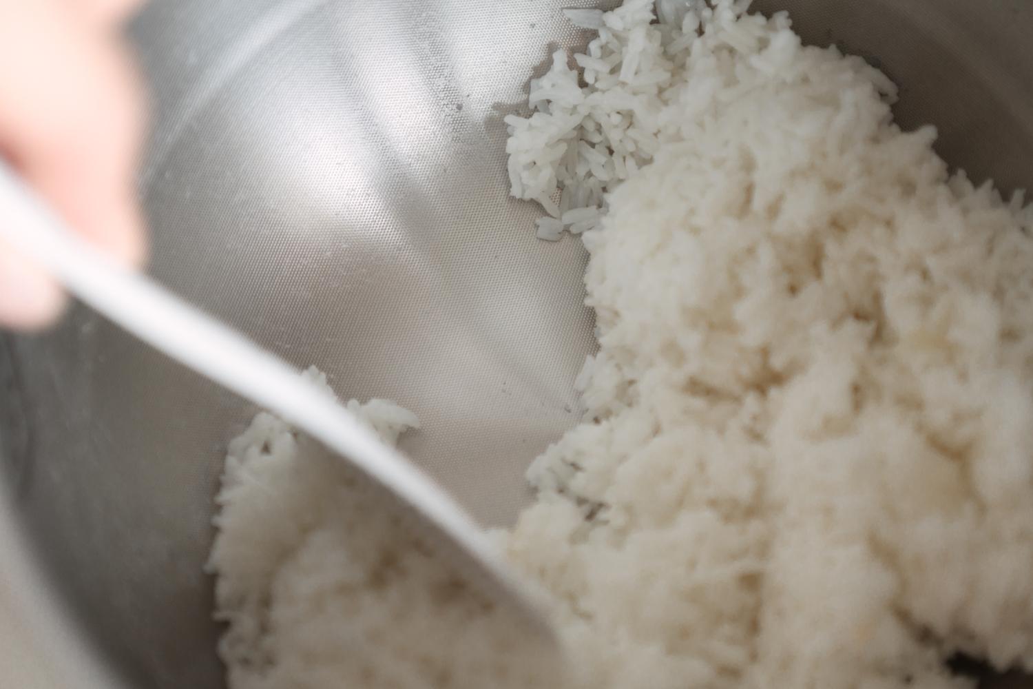 Nồi cơm điện tử Joyoung JNRC-401: Chống d&iacute;nh tự nhi&ecirc;n kh&ocirc;ng lớp phủ, c&oacute; g&igrave; hay m&agrave; cơm ngon đạt chuẩn?- Ảnh 2.