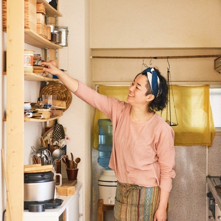 3 thói quen tưởng vô hại nhưng đang đốt tiền của phụ nữ trung niên - mỗi tháng bay mất 20% thu nhập - Ảnh 1.