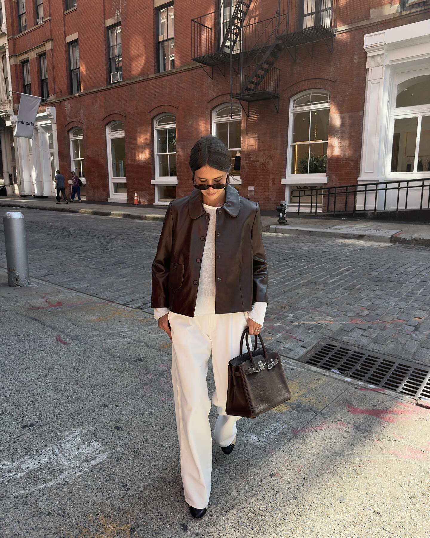 Phụ nữ Pháp diện đồ mùa đông rất sang trọng mà không cần cố, tất cả là nhờ 4 kiểu áo khoác basic - Ảnh 3. Phụ nữ Pháp diện đồ mùa đông rất sang trọng mà không cần cố, tất cả là nhờ 4 kiểu áo khoác basic - Ảnh 3.