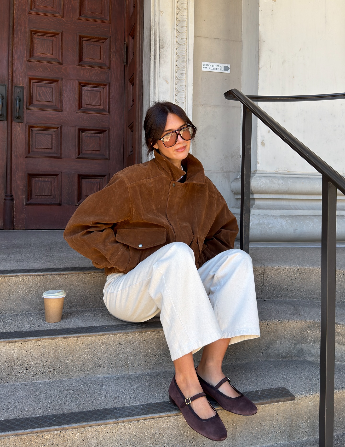 Phụ nữ Pháp diện đồ mùa đông rất sang trọng mà không cần cố, tất cả là nhờ 4 kiểu áo khoác basic - Ảnh 4. Phụ nữ Pháp diện đồ mùa đông rất sang trọng mà không cần cố, tất cả là nhờ 4 kiểu áo khoác basic - Ảnh 4.