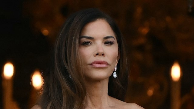 Lauren Sánchez sau đám cưới với tỷ phú Jeff Bezos: Chi 102,5 triệu USD giúp người vô gia cư thay vì khoe nhẫn kim cương- Ảnh 2.