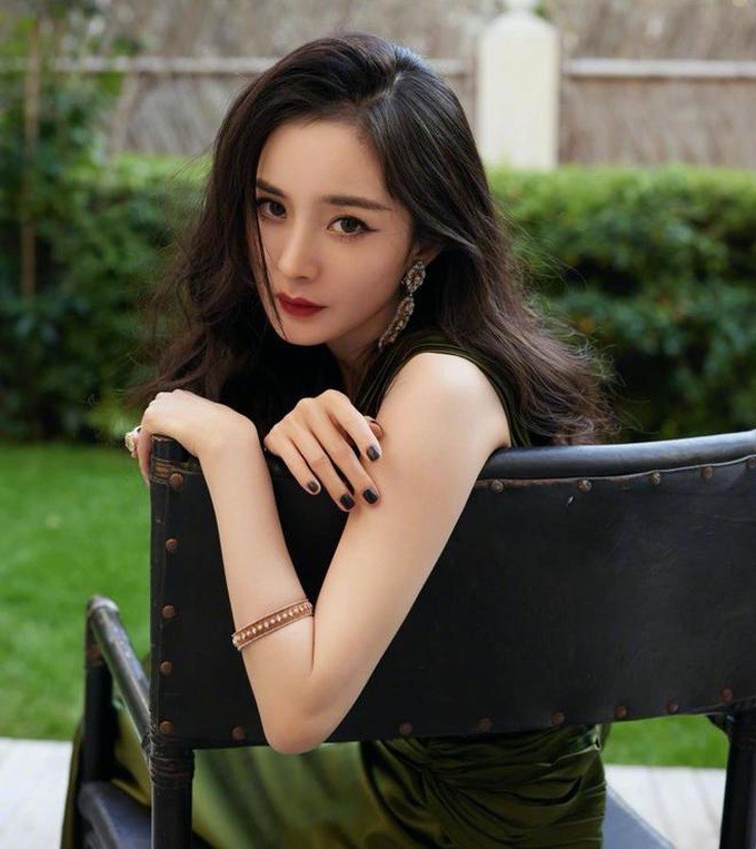 Dương Mịch giữ dáng đồng hồ cát không có điểm nào chê nhờ 1 thói quen cuối ngày: Hiếm ai làm lắm!- Ảnh 6.