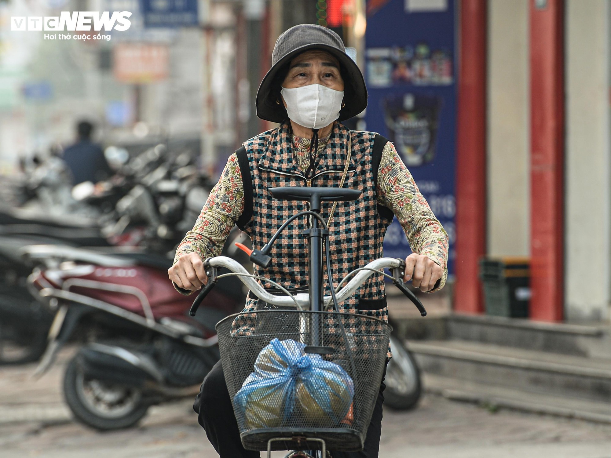 Hà Nội ô nhiễm không khí đứng thứ 5 thế giới , tình trạng khẩn cấp về sức khỏe - Ảnh 12.