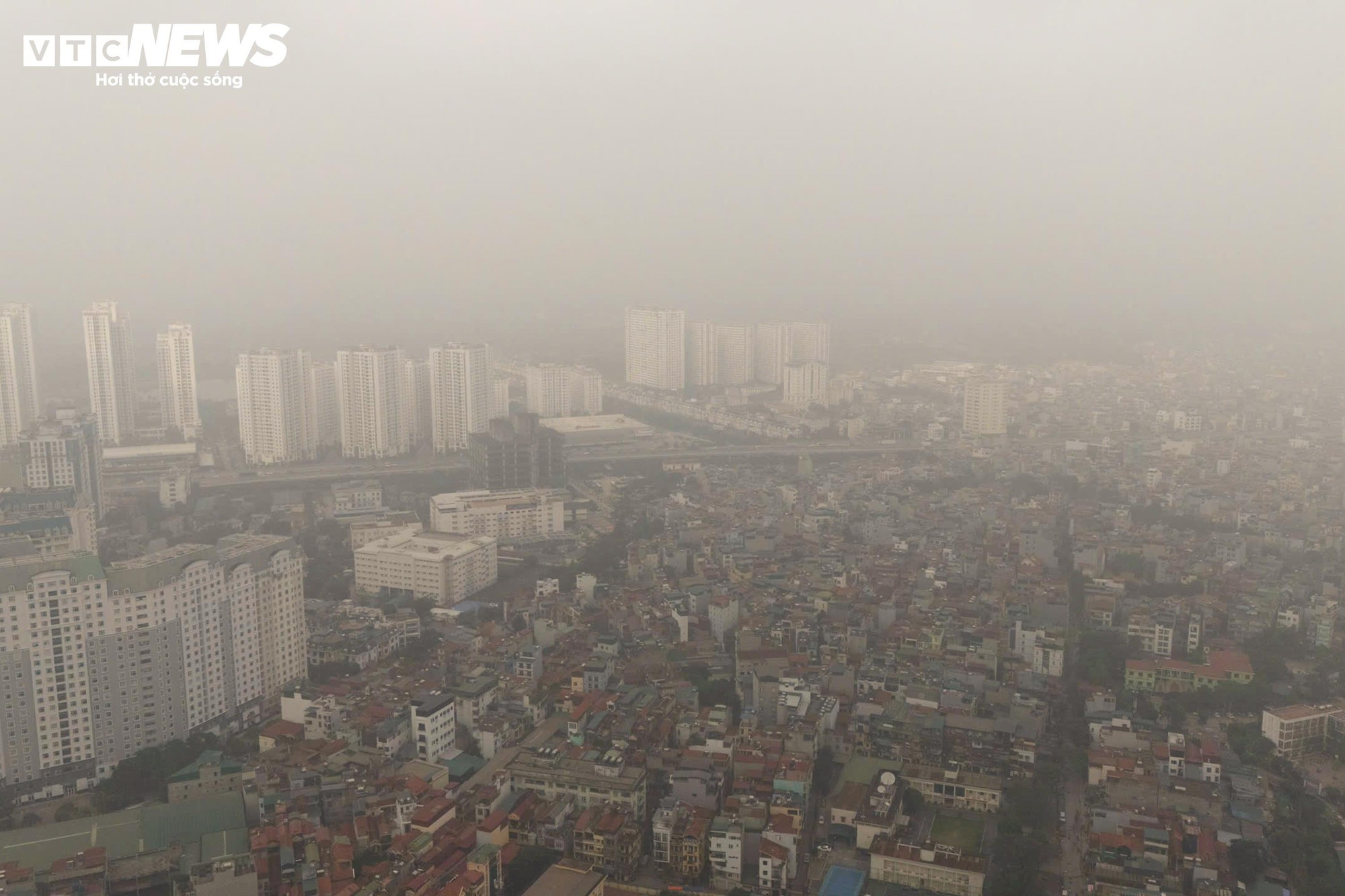 Hà Nội ô nhiễm không khí đứng thứ 5 thế giới , tình trạng khẩn cấp về sức khỏe - Ảnh 1.