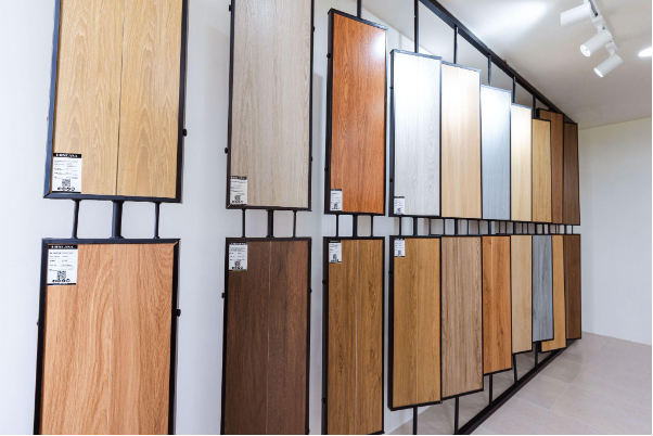 Gạch Luxcasa - Địa chỉ mua gạch men ốp lát nhập khẩu uy tín tại TP.HCM - Ảnh 2.